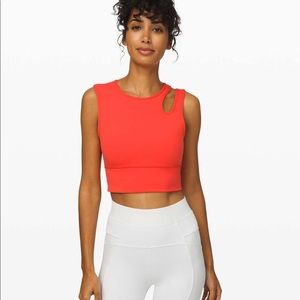 Lululemon Mastered Motion Cropped Tank | orange | 8 | Gently loved